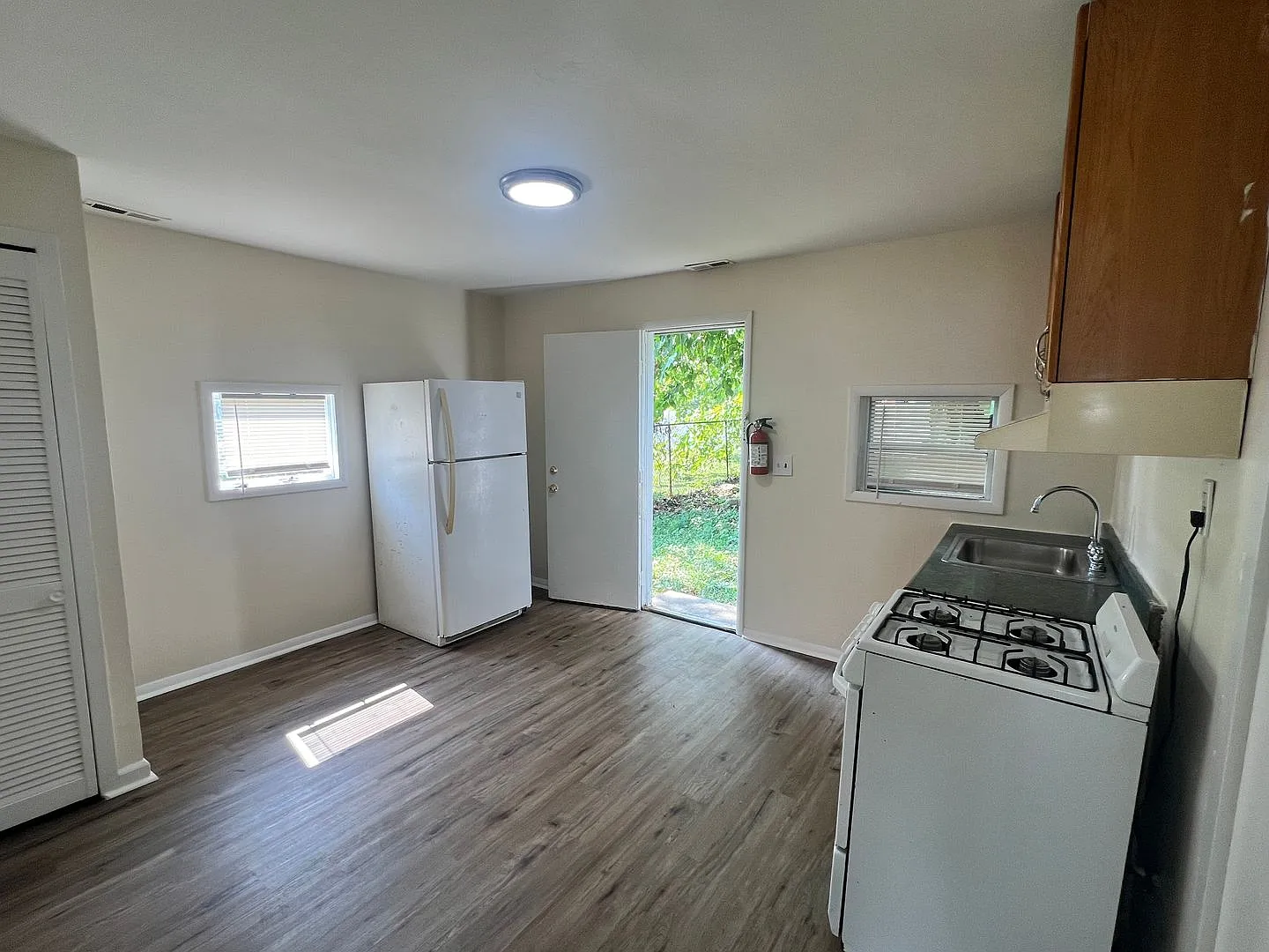 38 W Main St — Photo 2