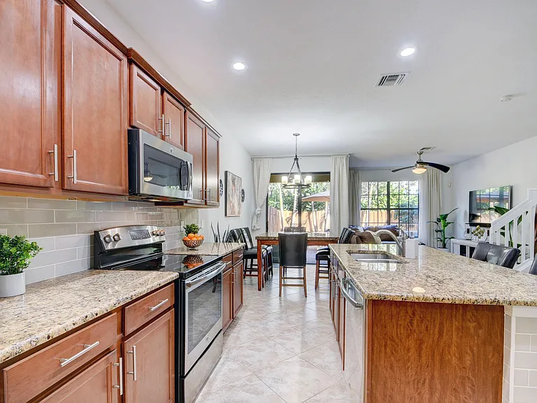 10342 Wellington Parc Dr — Photo 9