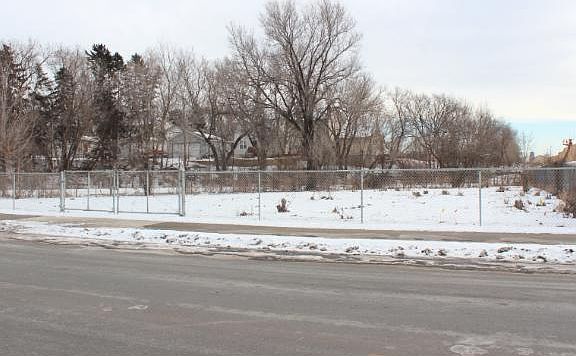 5th image of 0 Arlington Ave E