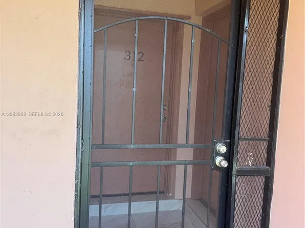 19001 NE 14th Ave APT 312, Miami, FL 33179
