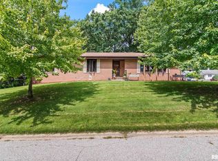 1639 W Edwards St, Springfield, IL 62704
