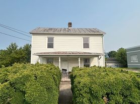 9592 S Congress St, New Market, VA