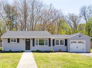 9 Douglas Cir, Smithfield, RI 02828