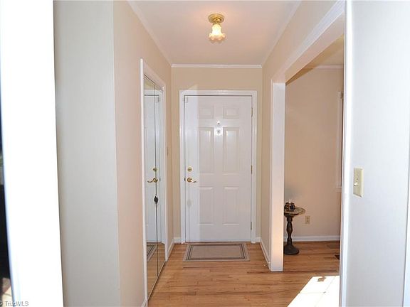 2nd image of 500 Ravenwood Dr