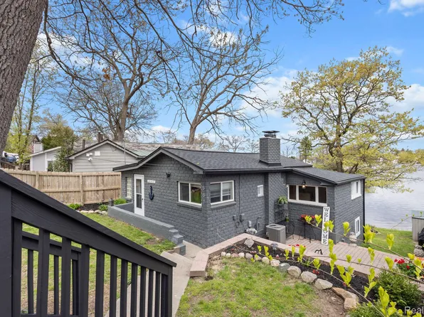 567 Bellevue Ave, Lake Orion, MI 48362