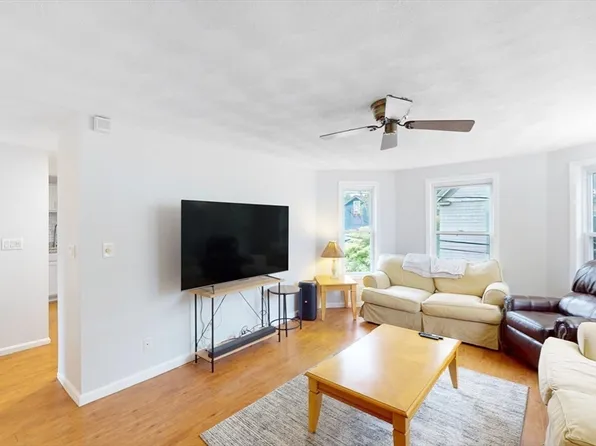 4 Saginaw Ave #2, Cambridge, MA 02140