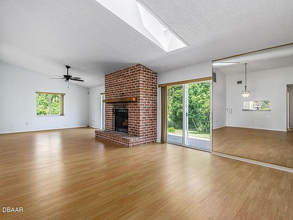 4th image of 145 Riverwalk Ct