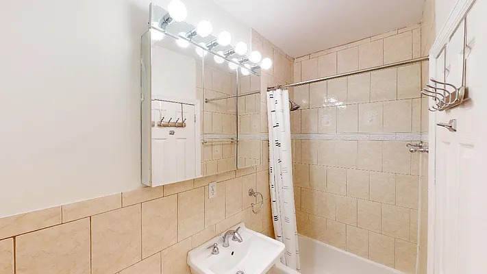 Rented by Metro Garden Realty NYC | media 33