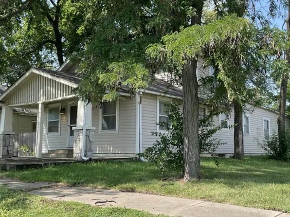 1011 SW Plass Ave, Topeka, KS 66604