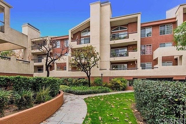 1st image of 5540 Owensmouth Ave APT 317