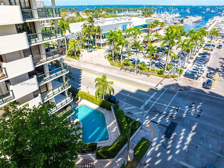 2575 S Bayshore Dr #11B — Photo 30