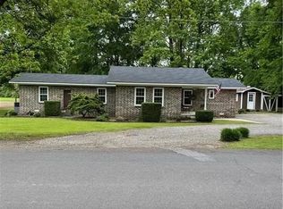 712 N 4th St, Paris, AR 72855