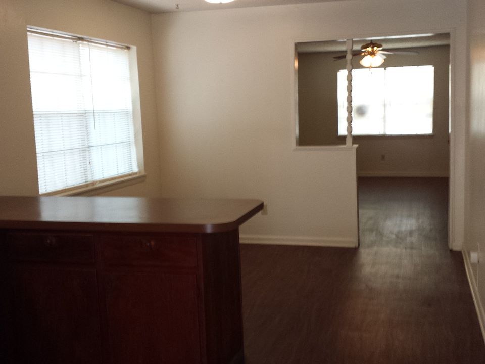 2nd image of 116 Jester Cir #116