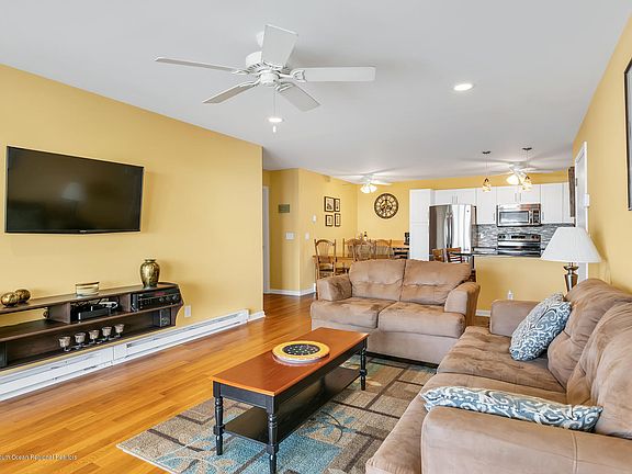 3rd image of 1187 Ocean Ave Unit 40