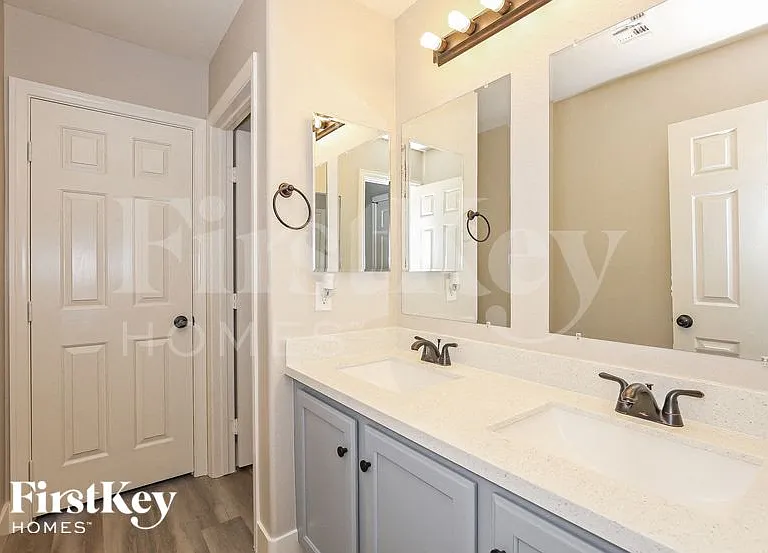 817 Fort Mandan Ct — Photo 12
