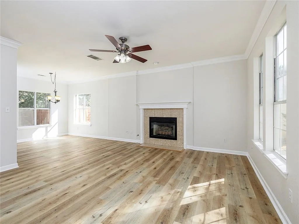 3 bed, 2.5 bath, 1740 sqft, $2,200 — Photo 4