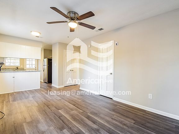 1840827_004_wm_-_living_room_13537868.jpg