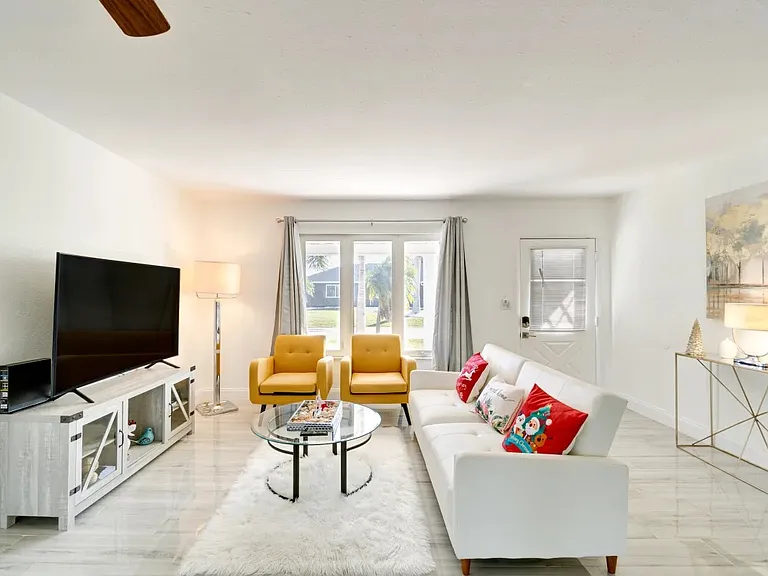 5201 Forbes Ter — Photo 4