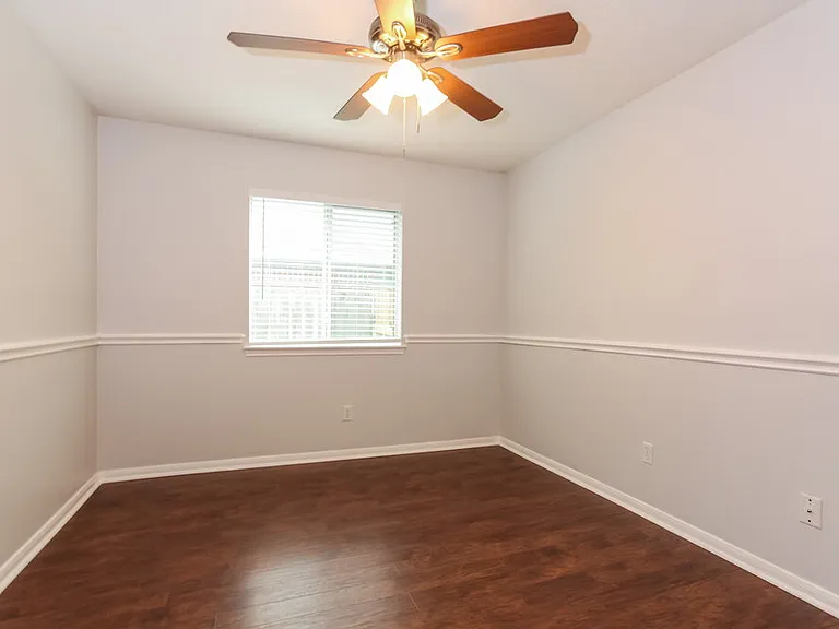 8215 Point Pendleton Dr — Photo 12