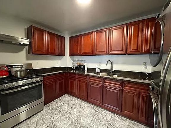 5th image of 1850 Park Pl Floor 2