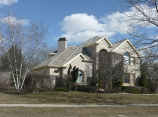 1512 Elderberry Dr, Libertyville, IL 60048