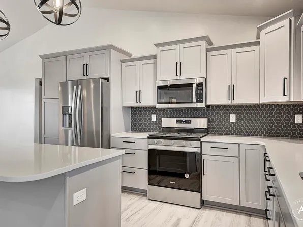 3856 Rosette Ln, Helena, MT 59602