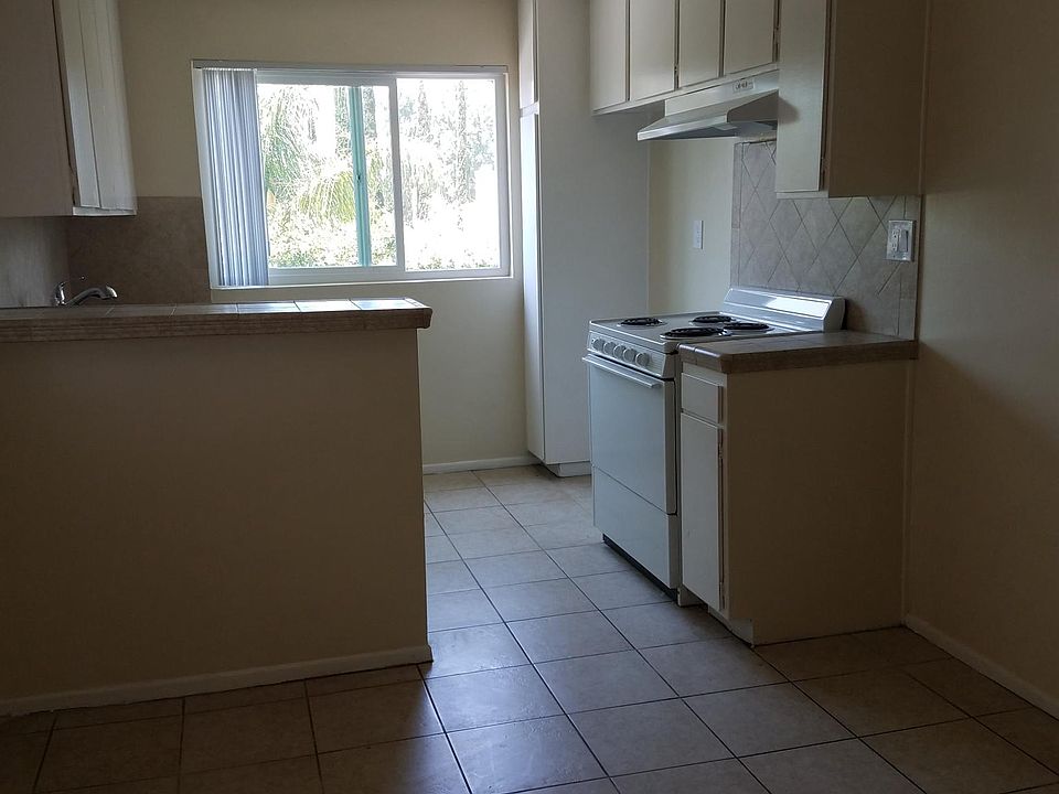 1st image of 6121 Woodman Ave APT 310