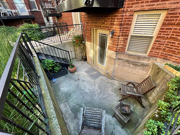 3rd image of 1332 W Greenleaf Ave #G2