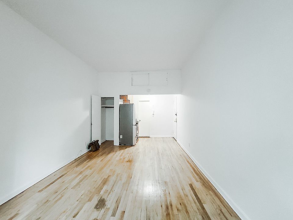 2nd image of 404 E 75th St APT 1