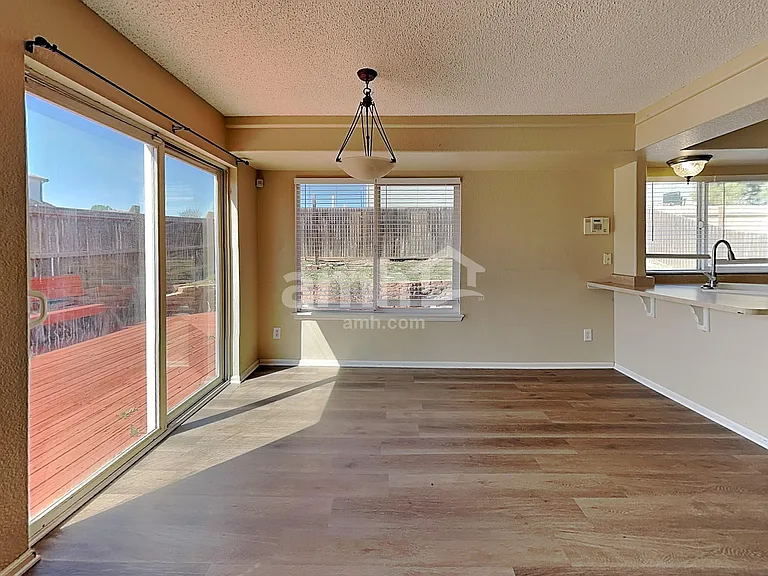4051 N Orleans St — Photo 4