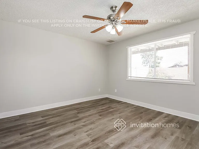 11219 N 41st Ave — Photo 6