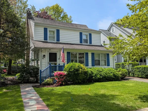 42 Wendt Ave, Larchmont, NY 10538