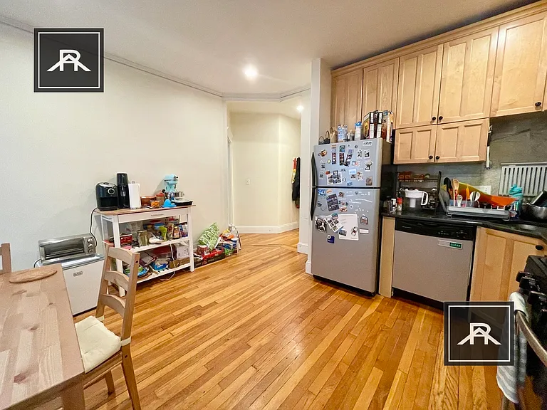 194 Winthrop Rd #1 — Photo 2
