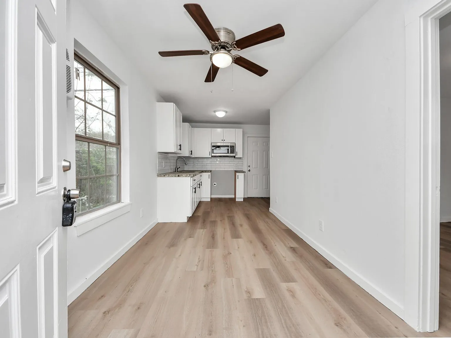 1 bed, 1.0 bath, 425 sqft, $950 — Photo 1
