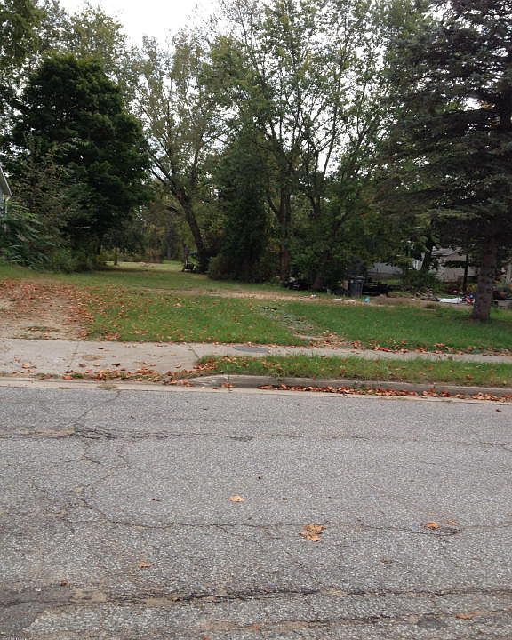2nd image of 100 E Main St