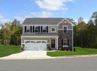 1862 N Ashwood Ln, Painesville, OH 44077