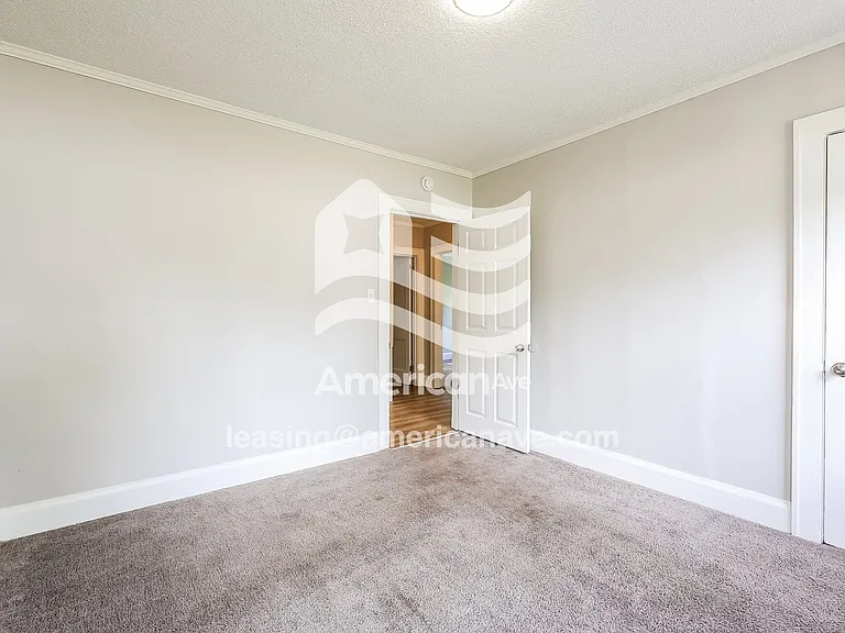 1176812_012_bedroom_13.jpg