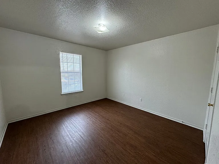 3301 Barcelona Dr — Photo 15