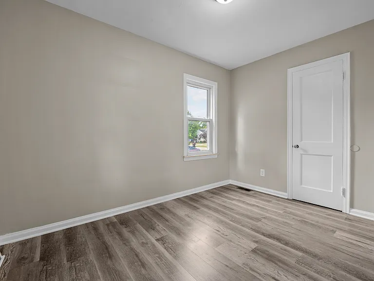 28526 Brentwood St — Photo 10