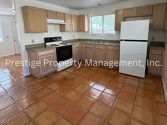 5th image of 500 N Melrose Ave Unit 2