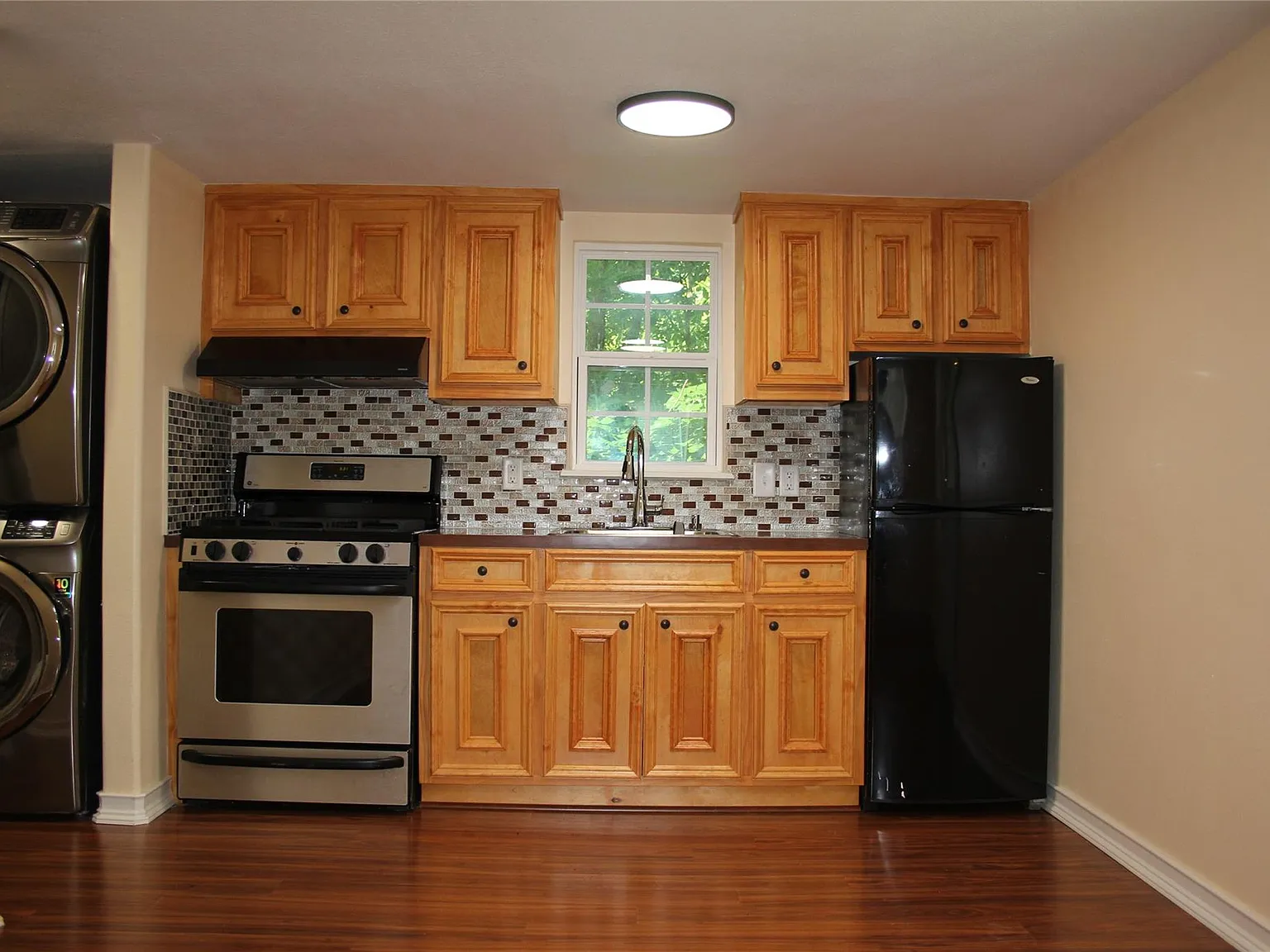 1 bed, 1.0 bath, 500 sqft, $1,050 — Photo 4