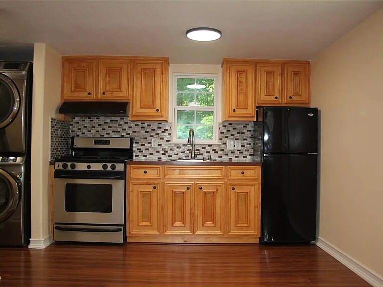 7540 Ashburn St — Photo 5