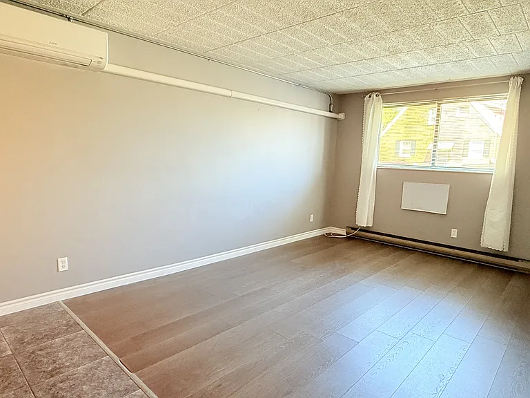 360 Tecumseh Rd W #103 — Photo 1