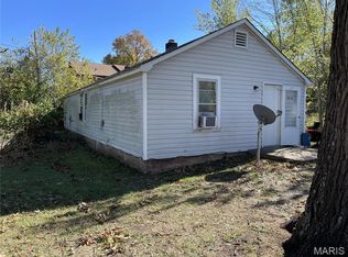 567 N Mapleshade Rd, Cuba, MO 65453