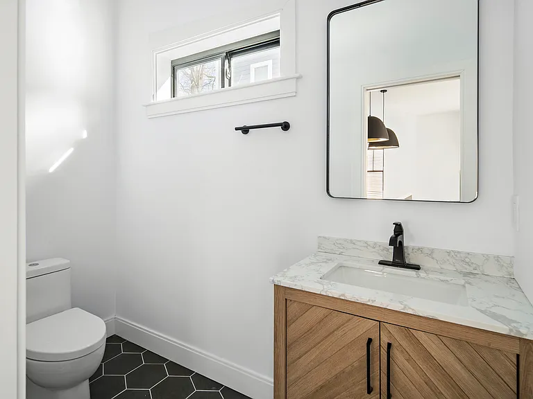 21 Woodbine St #21 — Photo 16