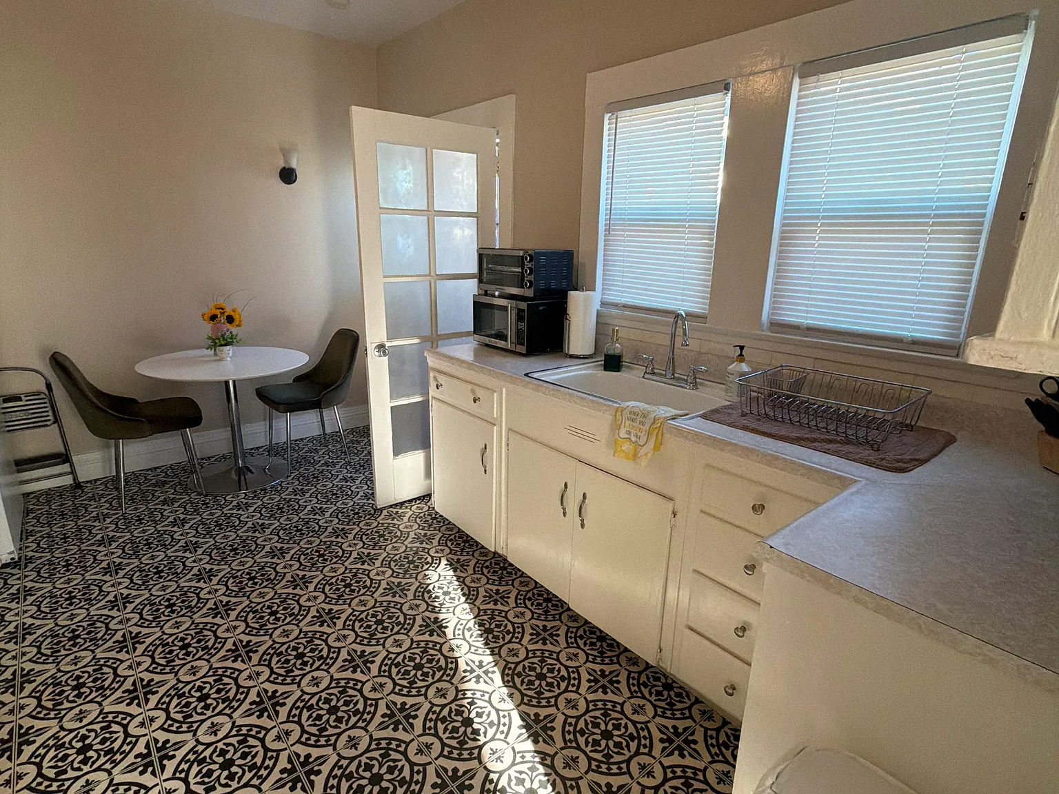 1 bed, 750 sqft, $1,350 — Photo 3