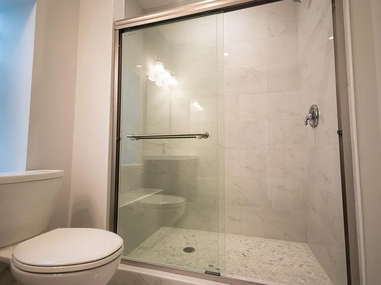 1809 W Superior St #2R — Photo 8