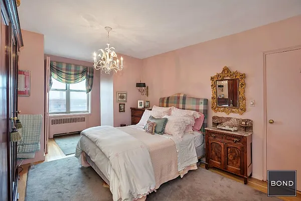 Sold by Bond New York | media 5