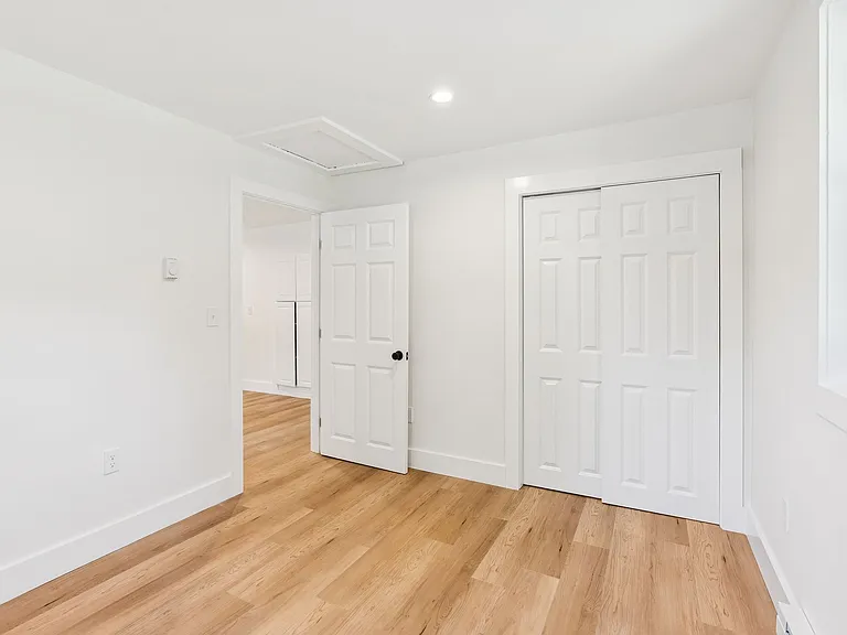 4 Carriage Hill Rd — Photo 8