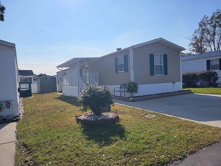 1107 Lissie Ln — Photo 2